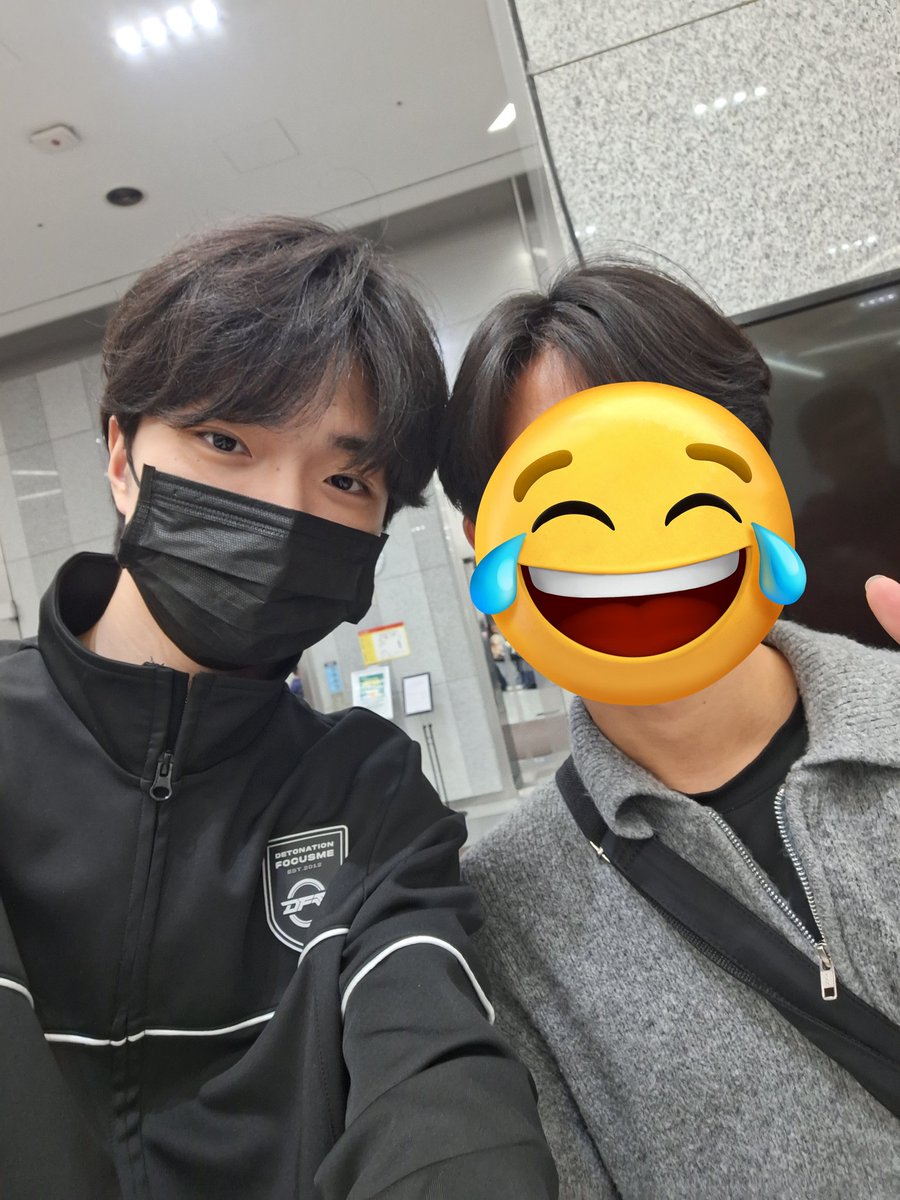 はるち tweet media