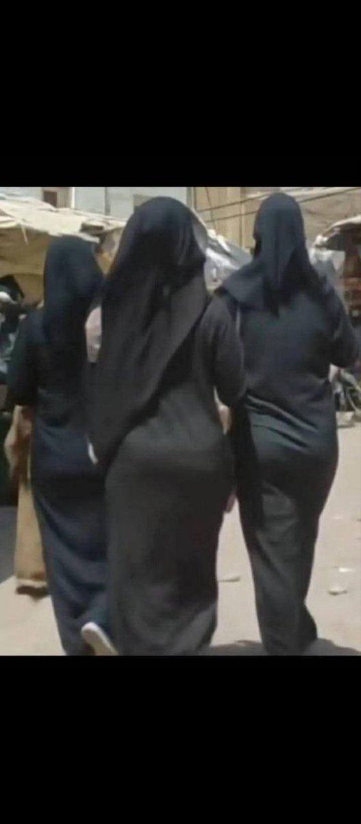 إذا خرجت بنتك..
أو زوجتك أو احدى قريباتك...
من أمامك بهاذا الشكل...
وأنت «مشغل الصامت»...
فأنت رجل منزوع الغيرة والحمية...
وإنسان ساقط..
لا تغار علئ شرفك وعرضك...

وأعتذر عن الصورة والألفاظ..
لكن هذه مشكلة ويجب أن تعالج...
<a href="/Afashih12/">فاطمة</a>