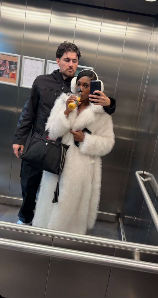 Leanne Crave tweet media