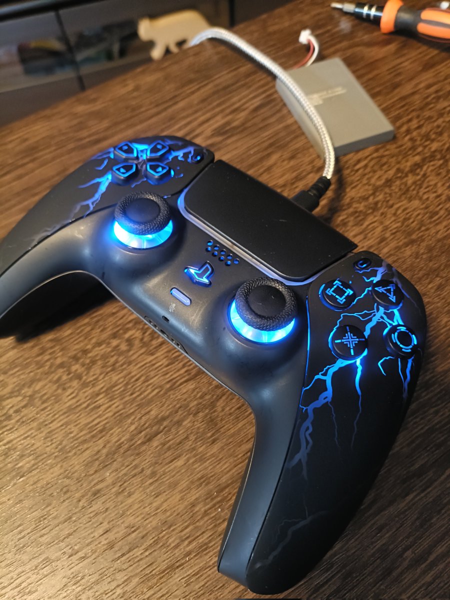 ネコエボリューション tweet media