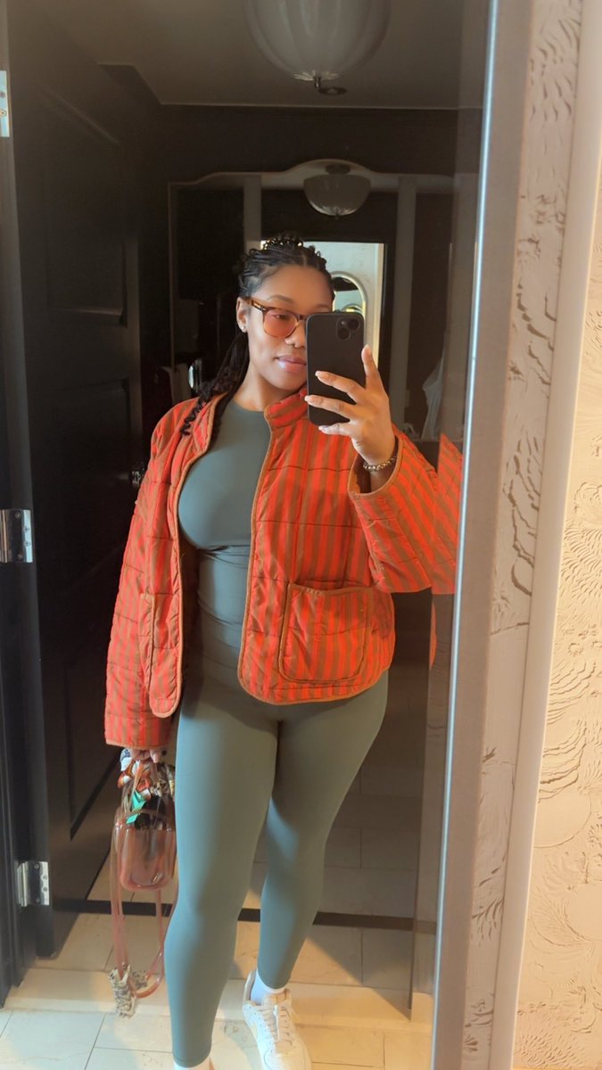 grammuvva's tweet photo. Out the door 🧸 https://t.co/ntkBkVEx9M