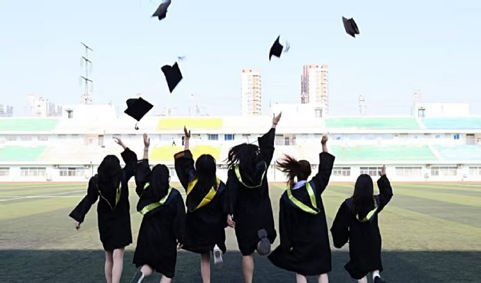 vinisjone tweet media