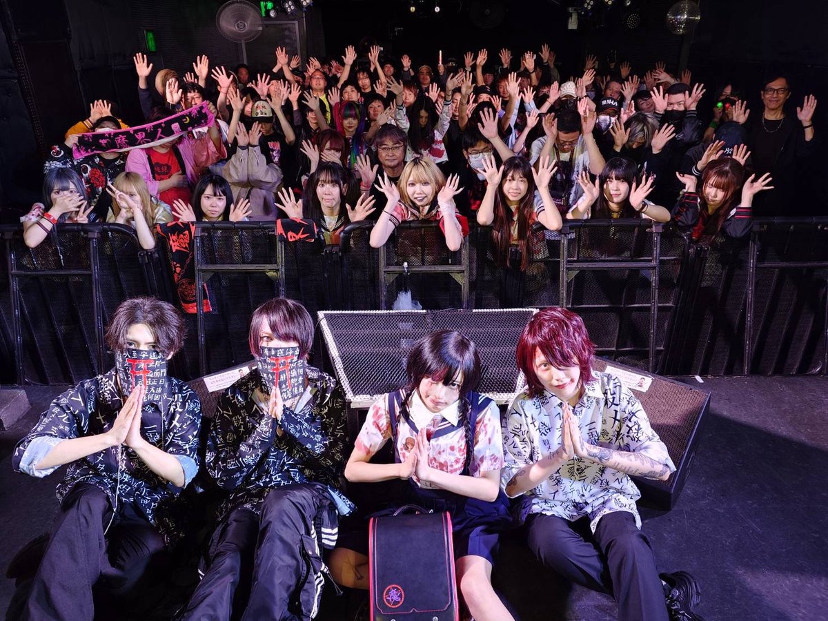 椎名ひかりスタッフ tweet media