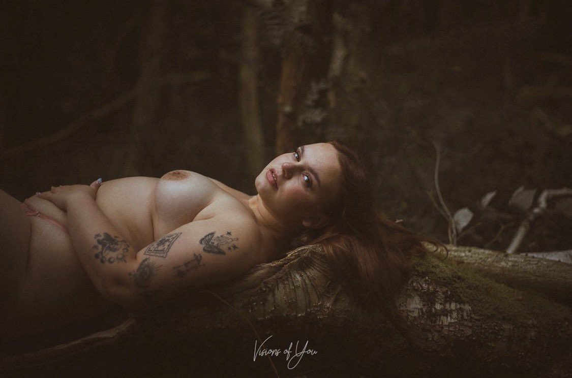 🖤 I've known Mette for quite some time. She no longer does modelling, except when I visit 😉

Thank you for your time and friendship

- - -
If you can see yourself in my visions, message me and let's talk it out to 🥰📸