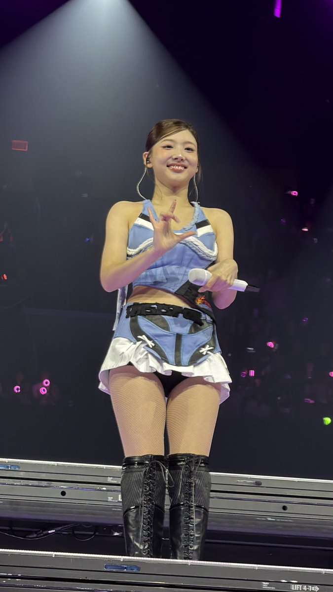 reeve ♕💋☀️ tweet media