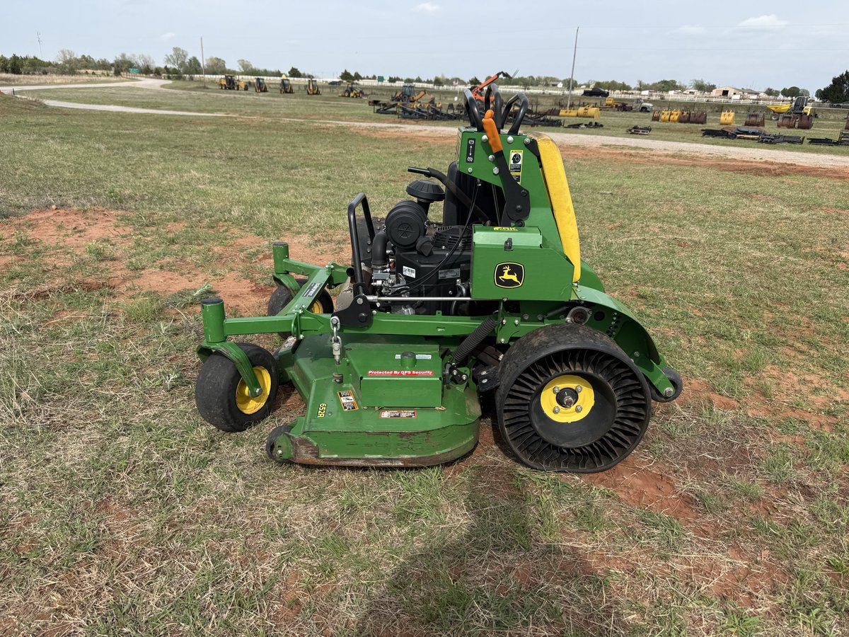 i35equip's tweet image. 🌱 Just In Time For Those Spring Rains 🦌 This 2022 John Deere Commercial Mower Has A Recent New Kawasaki Motor &amp;amp; Is Ready To Get To Work 🌾 $3,500
Learn More On Our Website At i35equipment.com/jd652r-122 🇺🇸 #ZeroTurnMower #zeroturn #johndeere #lawnmower #kawasaki