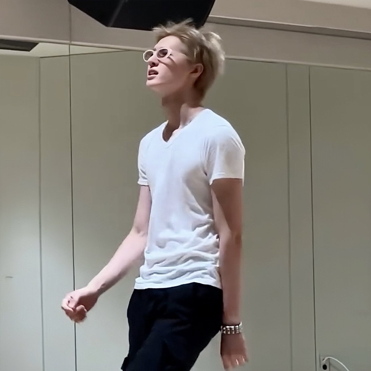 8kerdl ⭑ tweet media