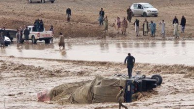 OrissaPOSTLive's tweet image. Widespread flooding, landslides and lightning strikes triggered by heavy rain and storms across Afghanistan have left 77 people dead and 137 injured over the past 10 days, the country’s Disaster Management Authority said Saturday.

#HeavyRain #Flood #Landslide #Afghanistan
