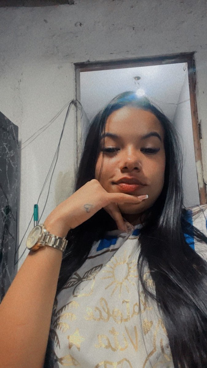 fany_ramos22's tweet photo. Aparecendo aqui, só pq tinha esquecido q eu tinha essa rede😅 https://t.co/Vat6pO7ObN