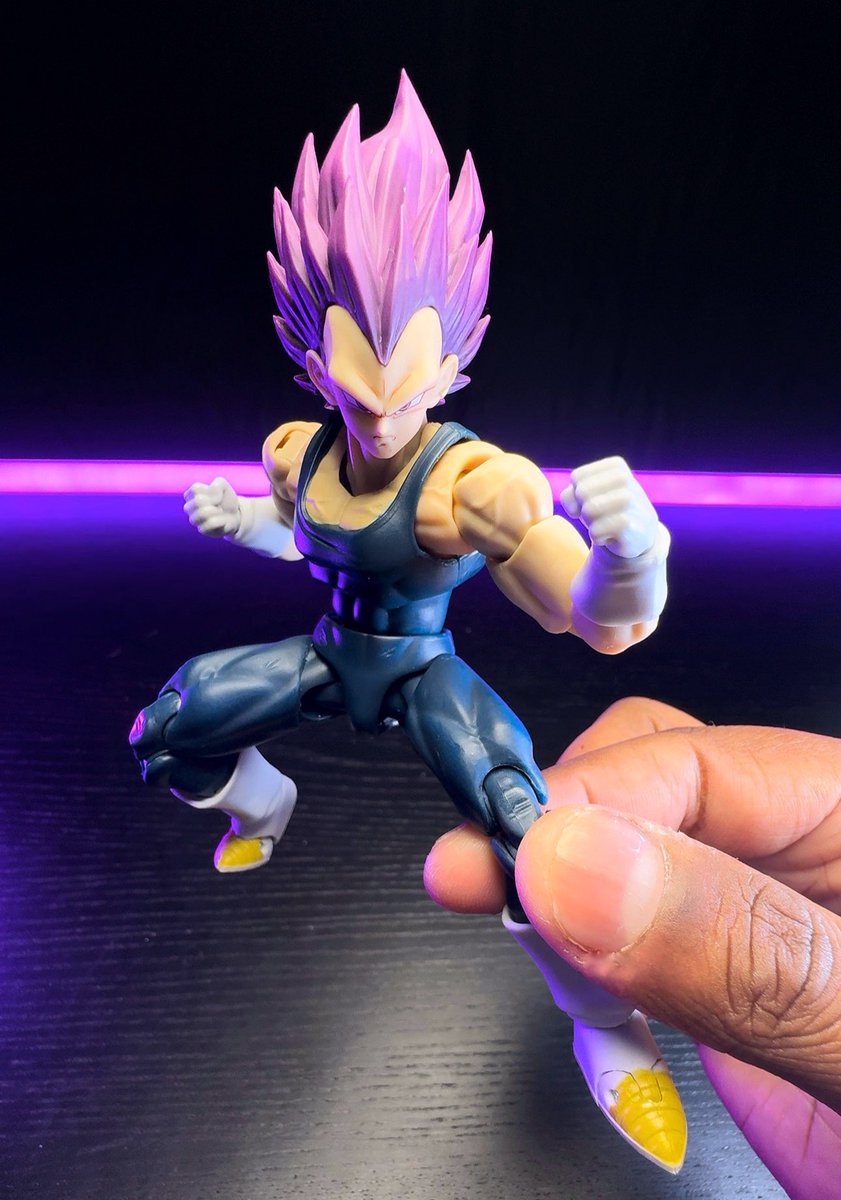 Furakusu tweet media