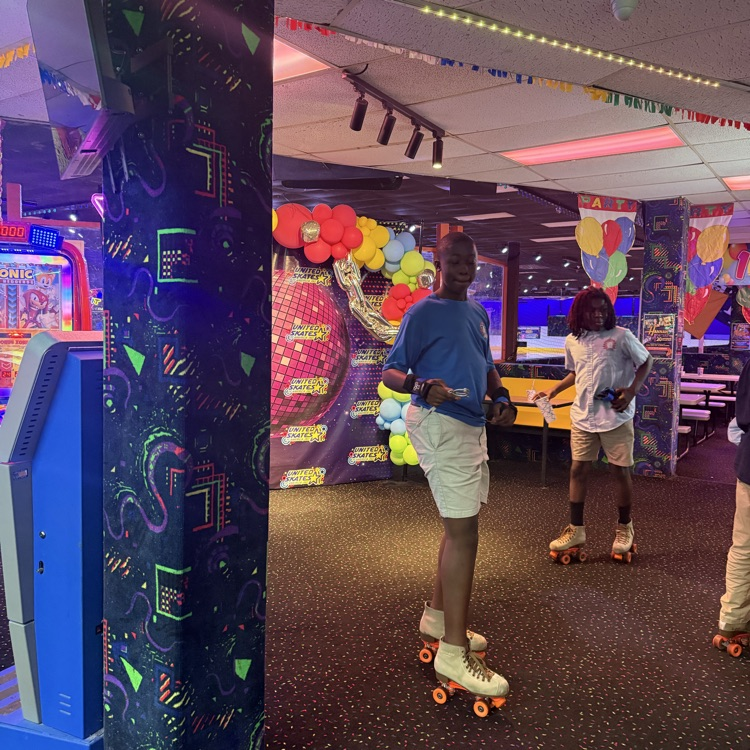 HCPSFranklinBPA's tweet image. The sixth and seventh grade field trip to United Skates was awesome. #skates #bpa