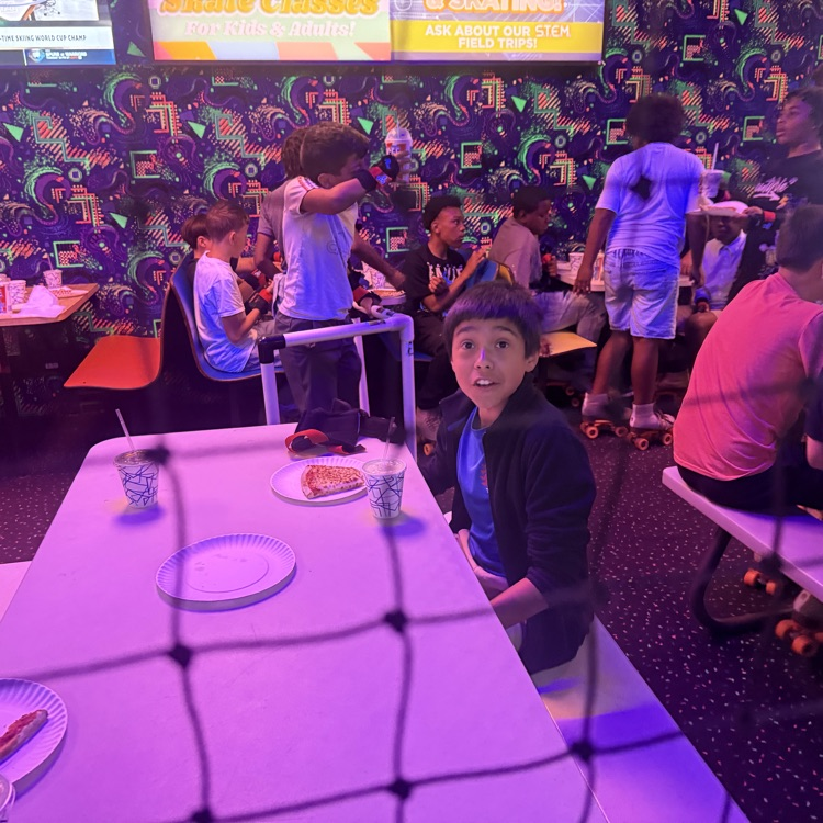 HCPSFranklinBPA's tweet image. The sixth and seventh grade field trip to United Skates was awesome. #skates #bpa