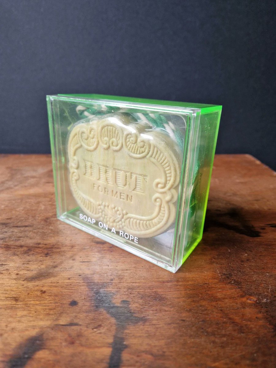 vintage_search's tweet image. For Sale: 
Vintage BRUT For Men FABERGE SOAP-ON-A-ROPE 8oz - New &amp;amp; Sealed In Plastic Case 💚

ebay.co.uk/itm/3365128931…

#VintageHome #ShopVintage #Grooming #ItsGreen