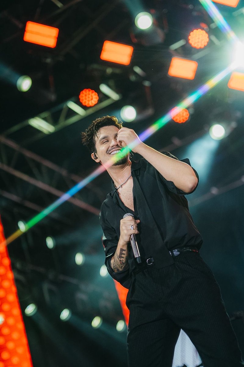 todo dia uma foto do luan sorrindo tweet media