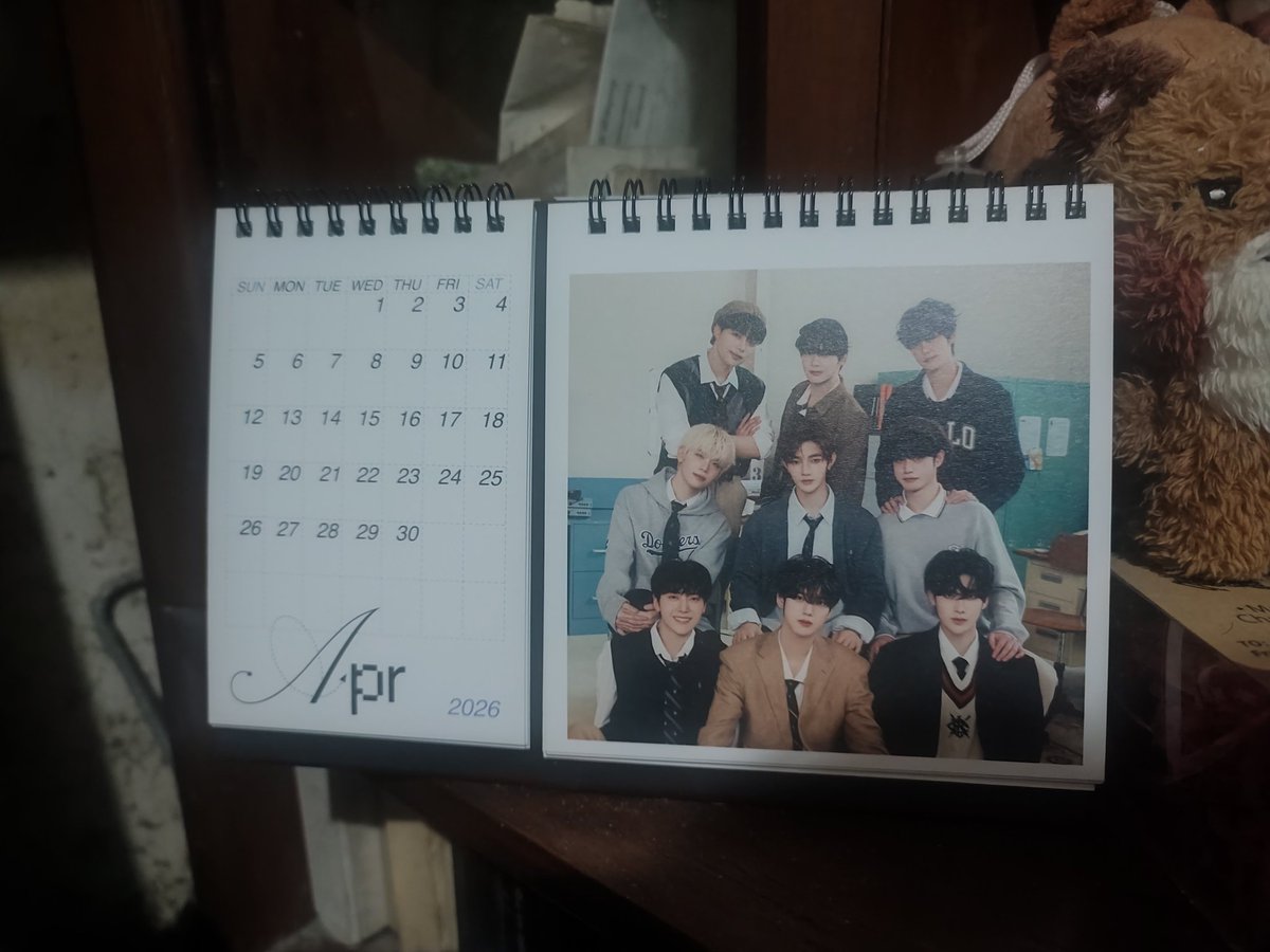 buying the sg 2026 is not for the week, wdym they're still ot9 in my calendar💔