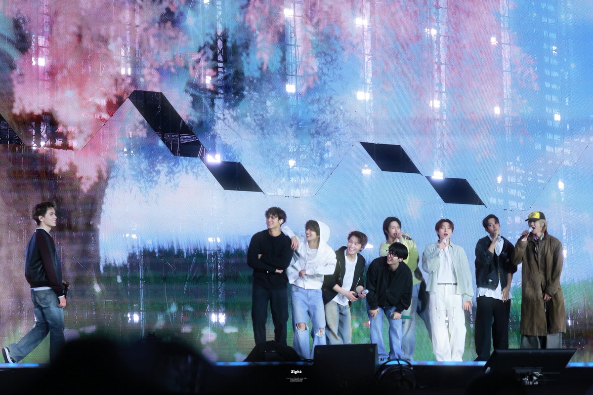 𝑠𝑖𝑔ℎ𝑡 tweet media