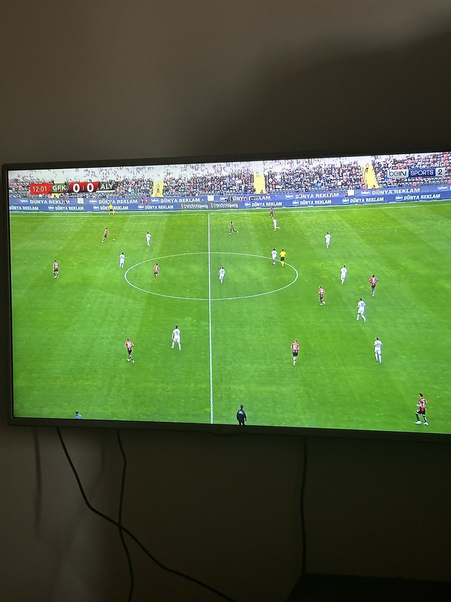 KEMALGULER1484's tweet image. Ve ligler kaldığı yer devam ediyor . Güzel maç oluyor #GFK^ALY #Homeoffice #İddaa #Cumartesi