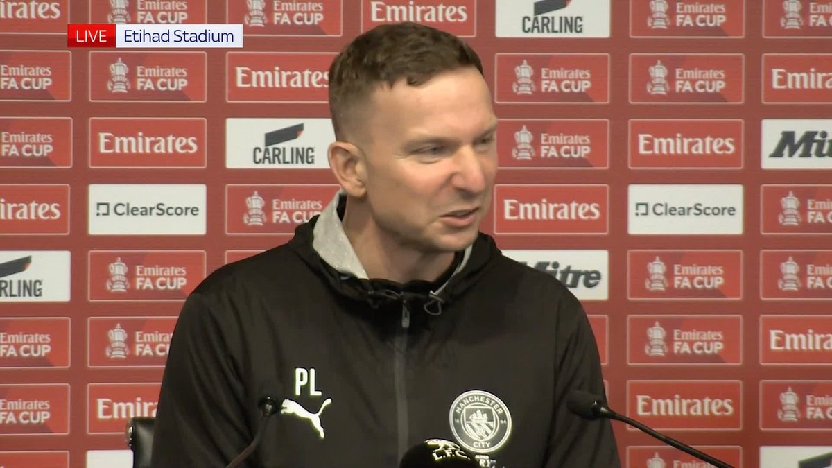 إيرلينغ هالاند آلةٌ للعمل معها. أشاد بيب ليندرز بـ "شخصية وعقلية" إيرلينج هالاند بعد تسجيله ثلاثية في مرمى ليفربول في فوز مانشستر سيتي 4-0 في ربع نهائي كأس الاتحاد الإنجليزي 