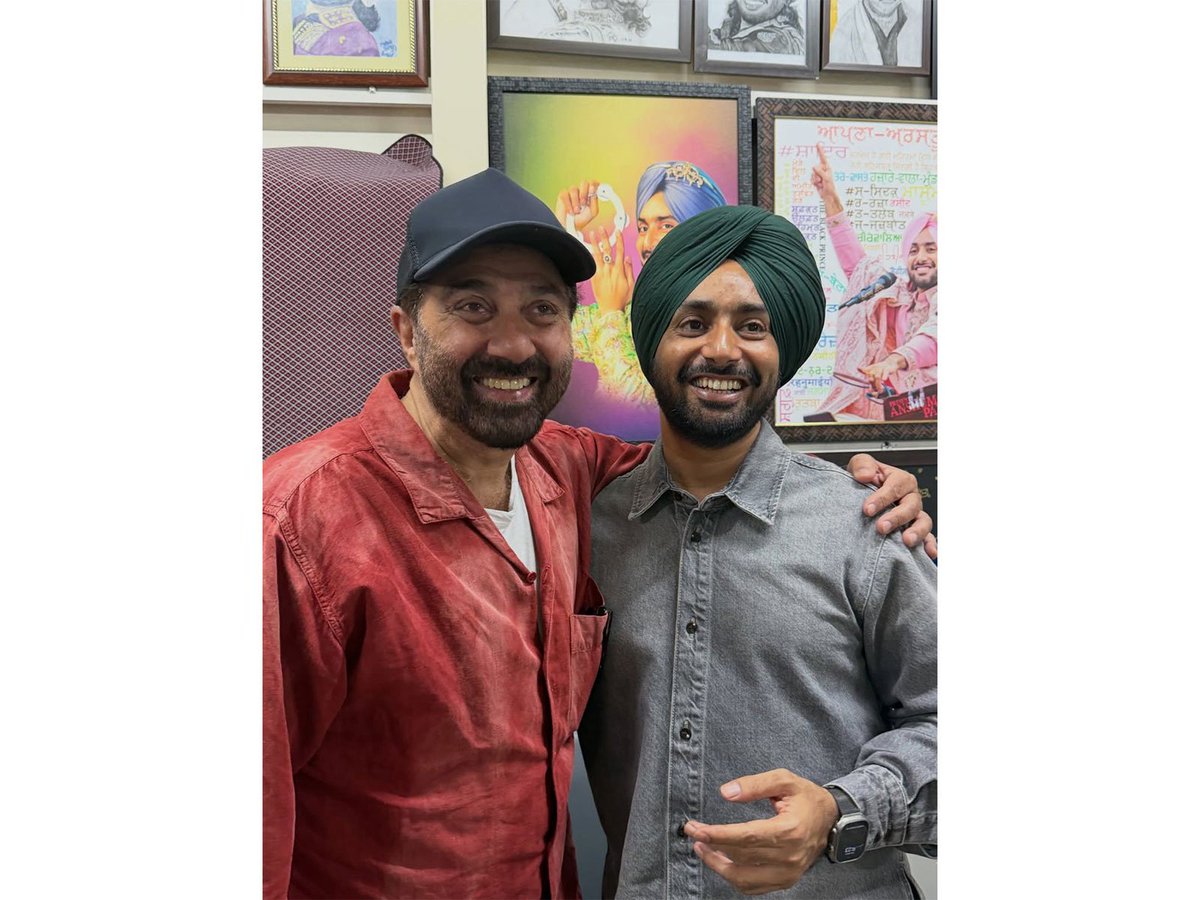 ani_digital's tweet image. Sunny Deol meets with Punjabi singer Satinder Sartaaj
Read @ANI Story | aninews.in/news/entertain…
#SunnyDeol #Punjabi #Singer
