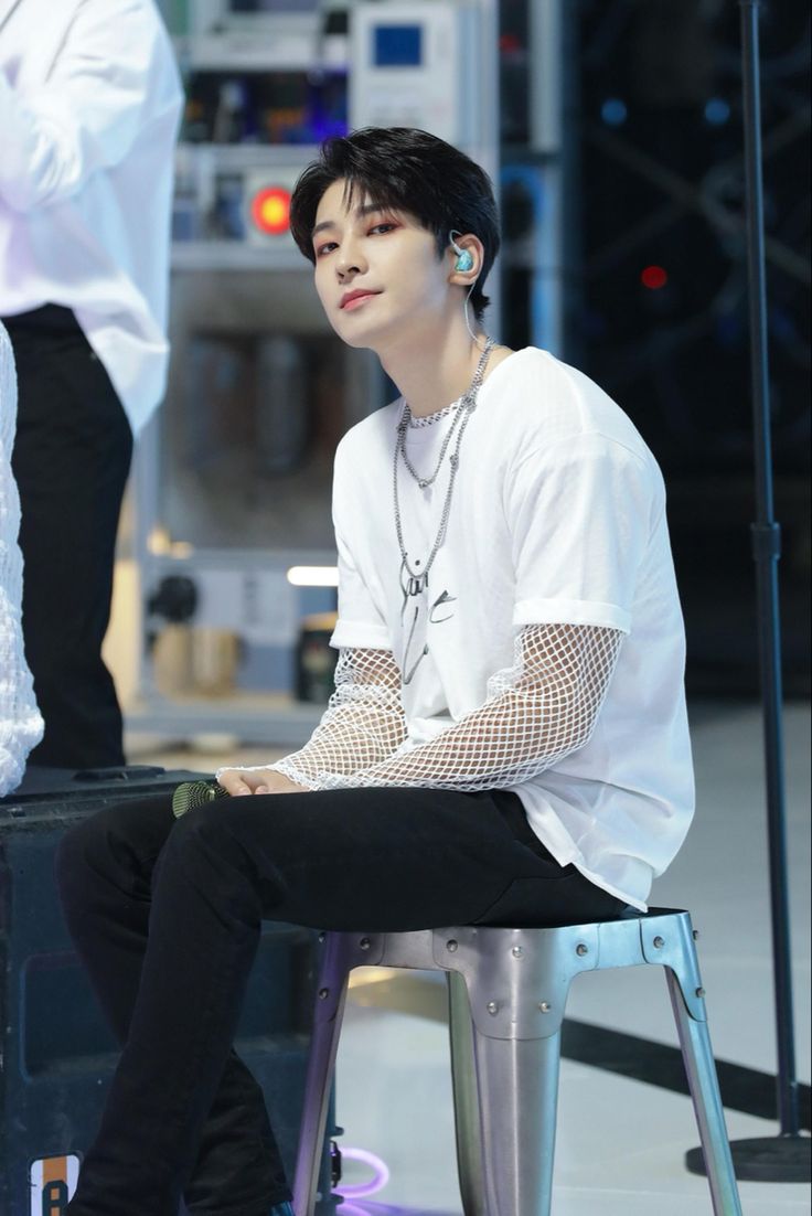 hourly wonwoo tweet media