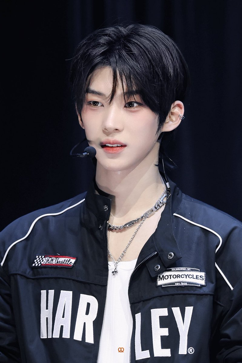 i33dot's tweet photo. 260328 서울팬미팅 
#김도훈 #kimdohun #idntt #아이덴티티 https://t.co/T8nkmfTnS1