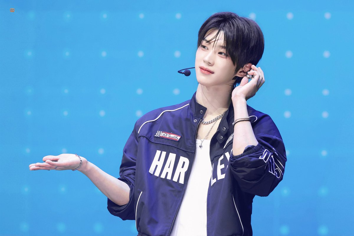 i33dot's tweet photo. 260328 서울팬미팅 
#김도훈 #kimdohun #idntt #아이덴티티 https://t.co/T8nkmfTnS1