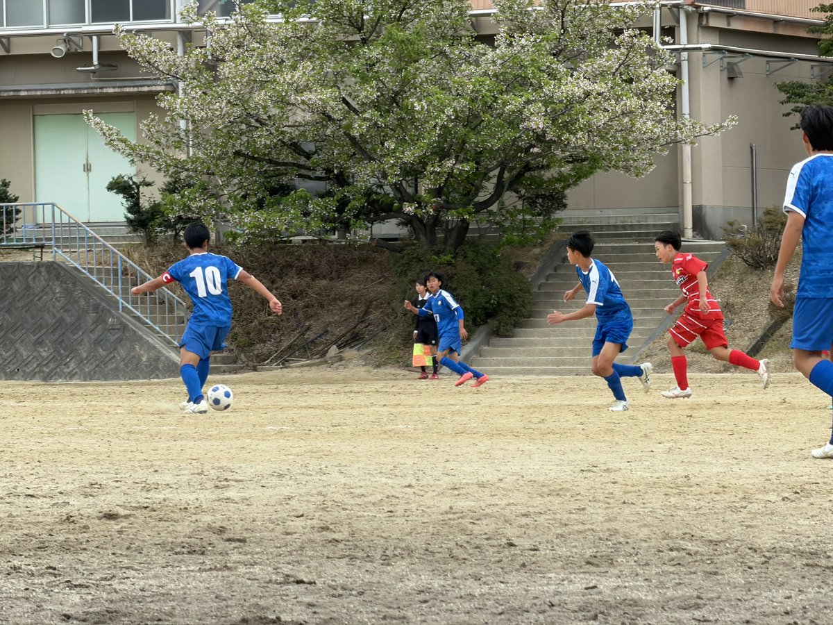 narumifc's tweet photo. 4月4日(土) リ���グ戦
vs デソーニョ
前半 0-0
後半 2-0
合計 2-0

リーグ戦が開幕しました！大事な初戦、勝利することができました！攻撃の面で上手くいかない部分もありましたが、ひたむきにゴールへ向かうことができたと思います！これから試合が続いていくので、プレーの質を高めていきましょう！ https://t.co/4kodQOowJ8