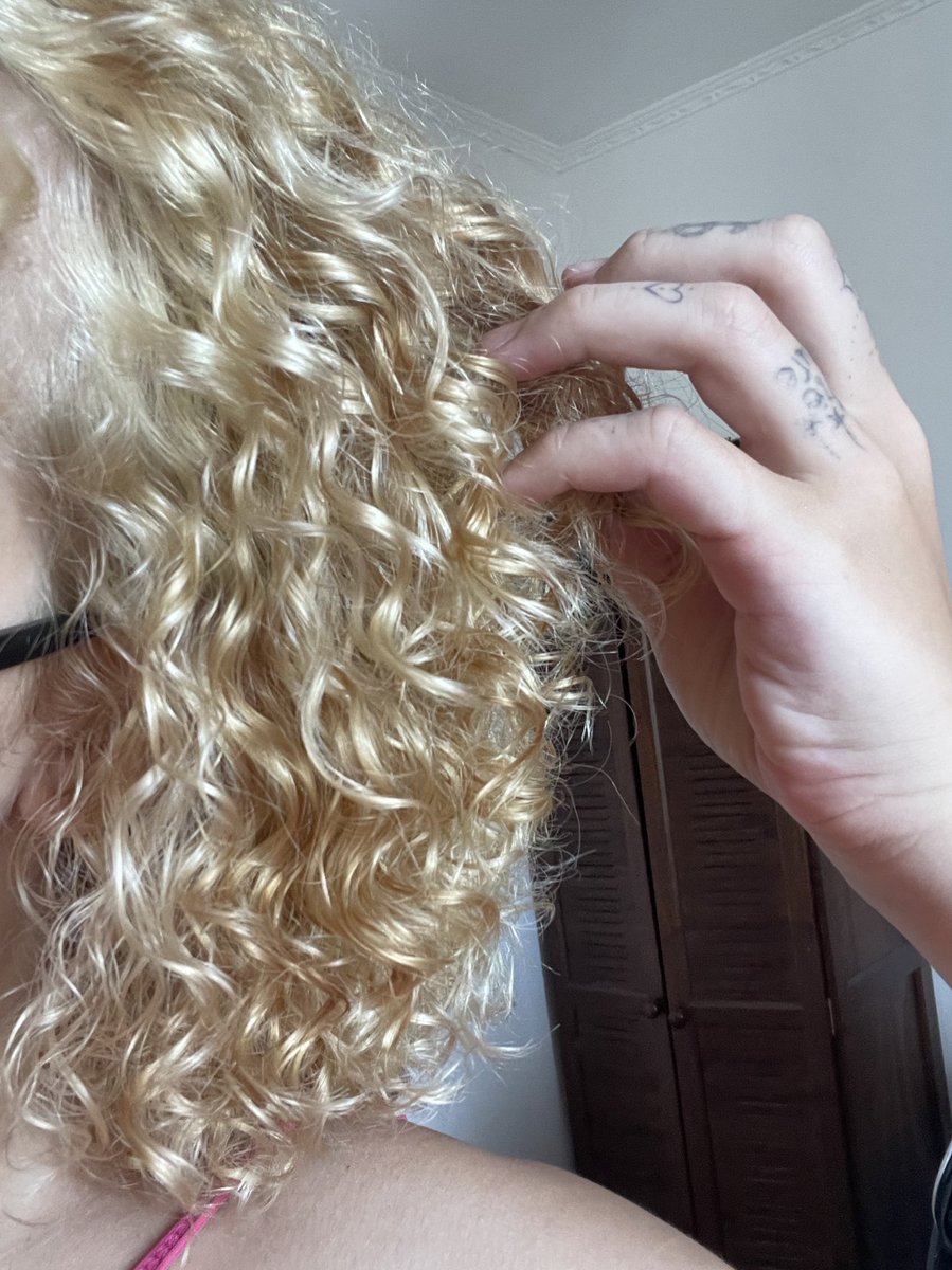 lana.ೃ࿔*:･ tweet media