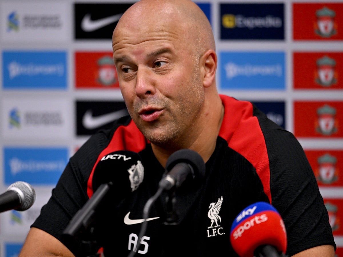 VictorEsquire's tweet photo. I personally think Arne Slot is destroying Liverpool. No game plan. If individual brilliance from Szobo doesn’t happen, we lose. We play like we don’t train. No energy. No one is marking. No midfielder, no wings, no defense. I think Kerkez is not qualified to be in Liverpool. https://t.co/UFyUgYgX30