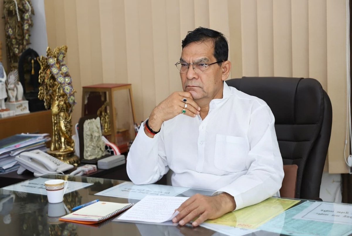 SBM_UP's tweet photo. डेडिकेटेड कमांड कंट्रोल सेंटर (DCCC) के सफलतापूर्वक 4 वर्ष पूर्ण होने पर नगर विकास विभाग द्वारा तकनीक आधारित सुशासन एवं नागरिक सेवाओं के सुदृढ़ीकरण की दिशा में उल्लेखनीय उपलब्धियाँ दर्ज की गई हैं।

4 अप्रैल 2026 को चौथे वर्ष के समापन के अवसर पर DCCC की प्रमुख उपलब्धियाँ —

▪️ ज़ूम के माध्यम से प्रतिदिन लाइव मॉनिटरिंग द्वारा नगर सेवाओं की सतत समीक्षा
▪️ राज्यव्यापी टोल-फ्री हेल्पलाइन 1533 एवं 14420 के माध्यम से प्रभावी शिकायत निवारण व्यवस्था
▪️ स्वच्छ भारत मिशन के अंतर्गत स्वच्छता ही सेवा, स्वच्छ महाकुंभ, क्लीन टॉयलेट, स्वच्छ तीर्थ, प्लास्टिक उन्मूलन सहित विभिन्न अभियानों की नियमित निगरानी
▪️ 2022 से अब तक प्राप्त 3,63,510 शिकायतों में से 3,62,517 शिकायतों का निस्तारण (लगभग 99% से अधिक)
▪️ विभिन्न विशेष अभियानों एवं आयोजनों के दौरान 7000 घंटों से अधिक ऐतिहासिक लाइव मॉनिटरिंग
▪️ “सफाई योद्धा” पहल के माध्यम से नागरिक सहभागिता को प्रोत्साहन

मानव एवं तकनीक के समन्वय से DCCC निरंतर बेहतर नगरीय सेवाओं, पारदर्शिता एवं प्रभावी जनसुनवाई सुनिश्चित करने की दिशा में कार्यरत है।

#DCCC #NagarVikas #SmartGovernance #SwachhBharat #UrbanDevelopment #GoodGovernance
@PibLucknow @CBCLucknow @airnews_lucknow 
@SwachhBharatGov @InfoDeptUP 
@NagarVikas_UP @MyGov_UP 
@CMOfficeUP @aksharmaBharat 
@UPGovt @MoHUA_India