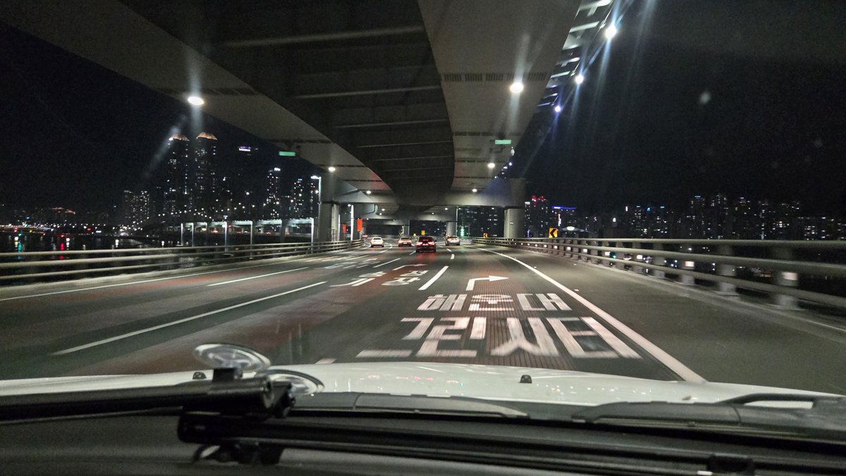 ㅎiㄹㄹiㅇ tweet media