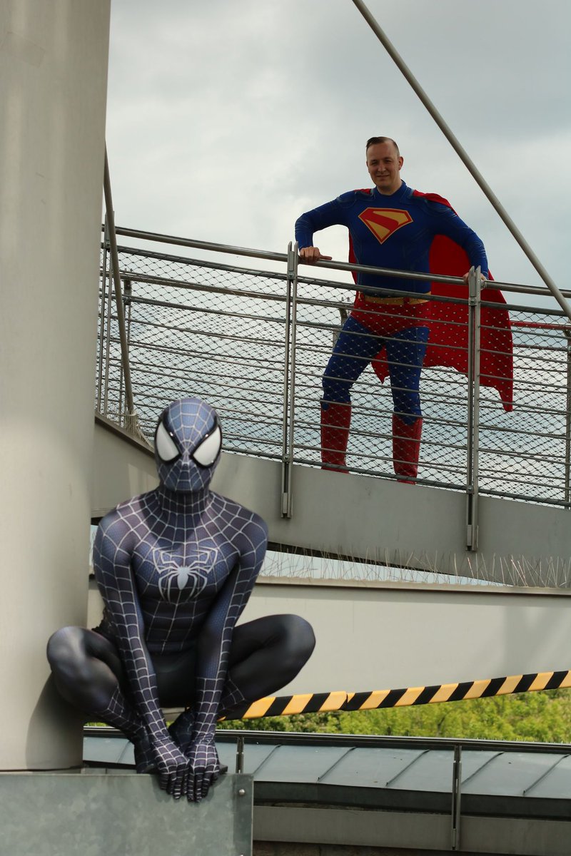 Superfavoberlin's tweet photo. Bald geht’s wieder los 🥰
Superman: @superfavocosplay
Spider-Man: @berlin_spider
#comicpark #comiccon #dcmarvel #superman #spiderman https://t.co/TBZkP7Gfin