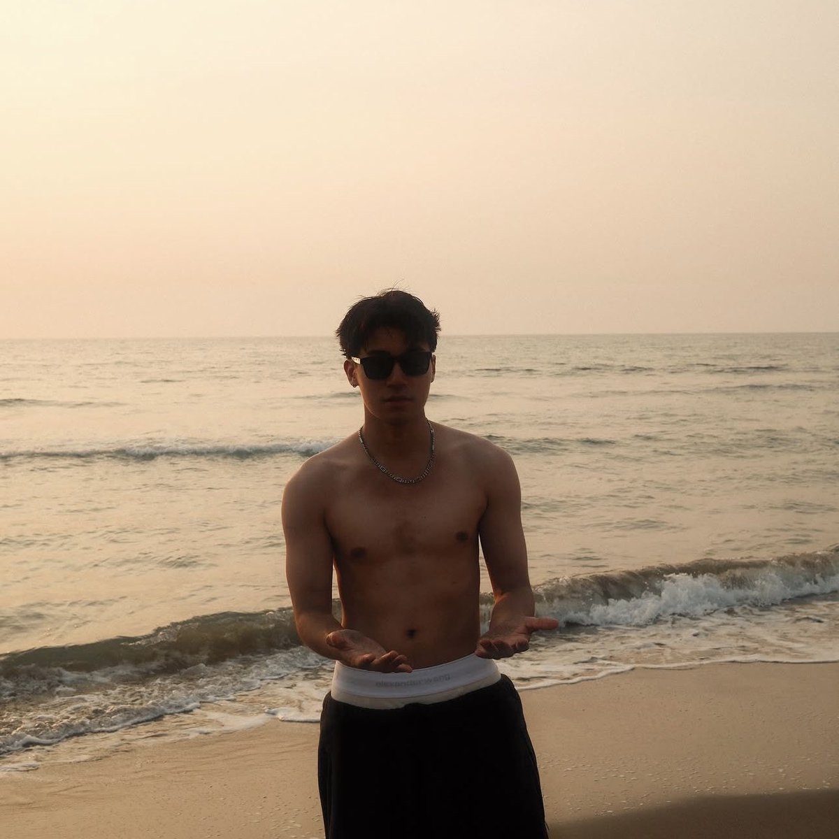 RJ | dolphin lang 🐬 tweet media