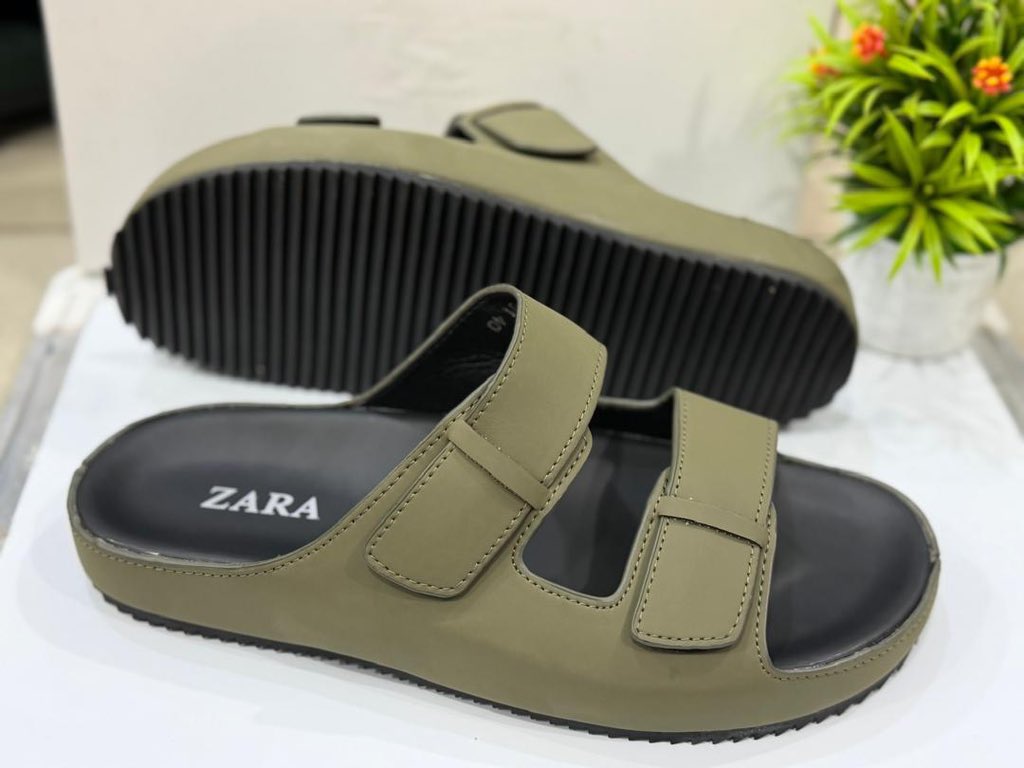 dinero_crocs's tweet photo. + sizes 40 to 46

🏷️— N30,000 https://t.co/4aZGgqOt3i