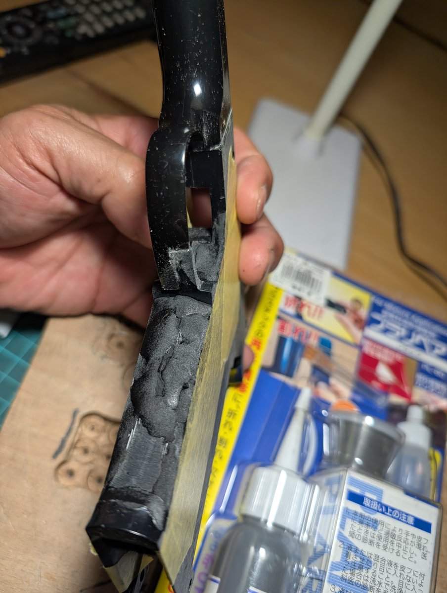 b935b935's tweet photo. なんと！4504と39ではグリップアングルが5度も違うじゃないですか！今更どうする？
盛った削ったｗ
＃ハッシュパピー
＃Mk22 https://t.co/TxoRr3Hcyo