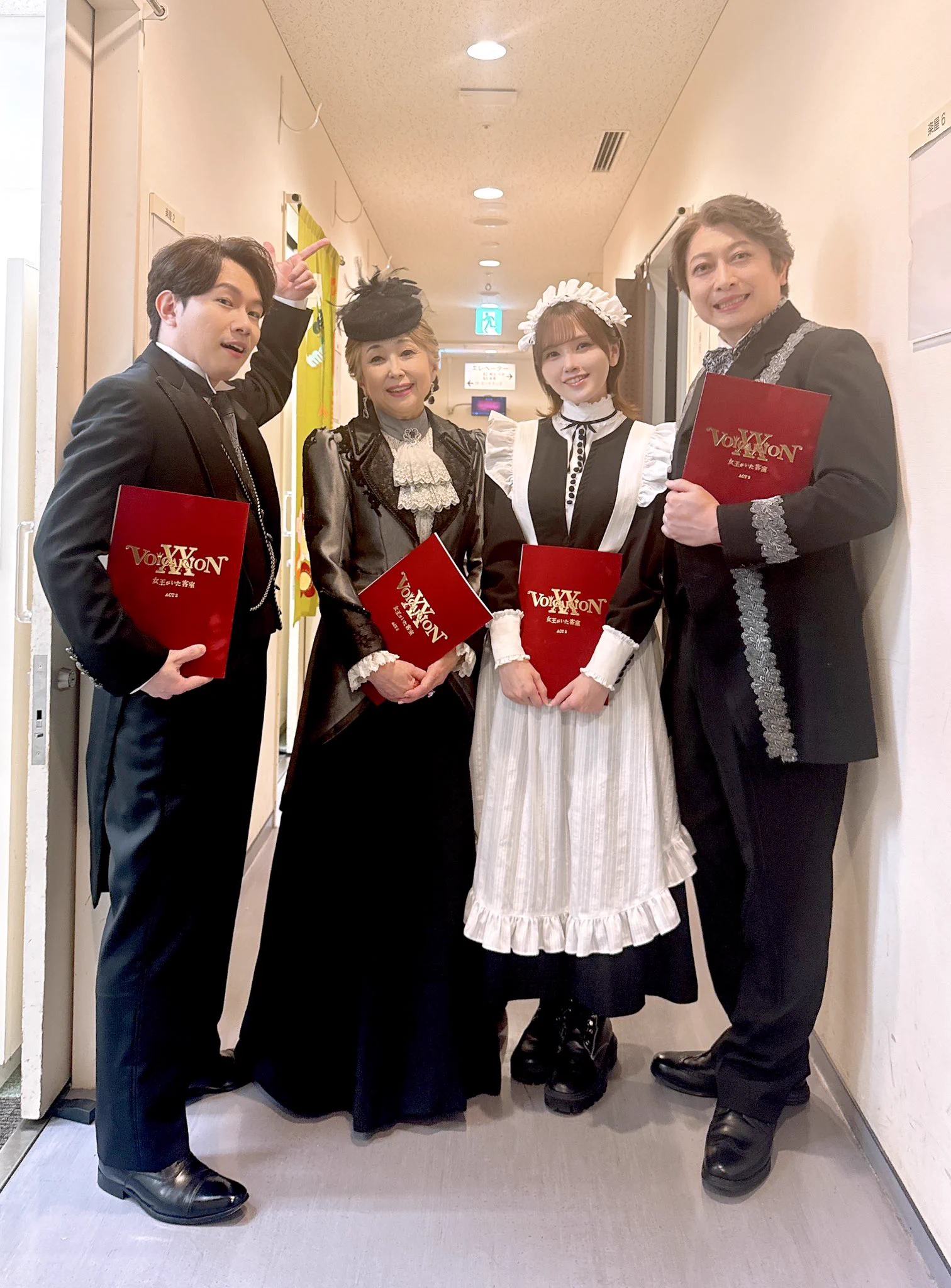 VOICARION10周年公演『女王がいた客室』初日、トラブル乗り越え好評