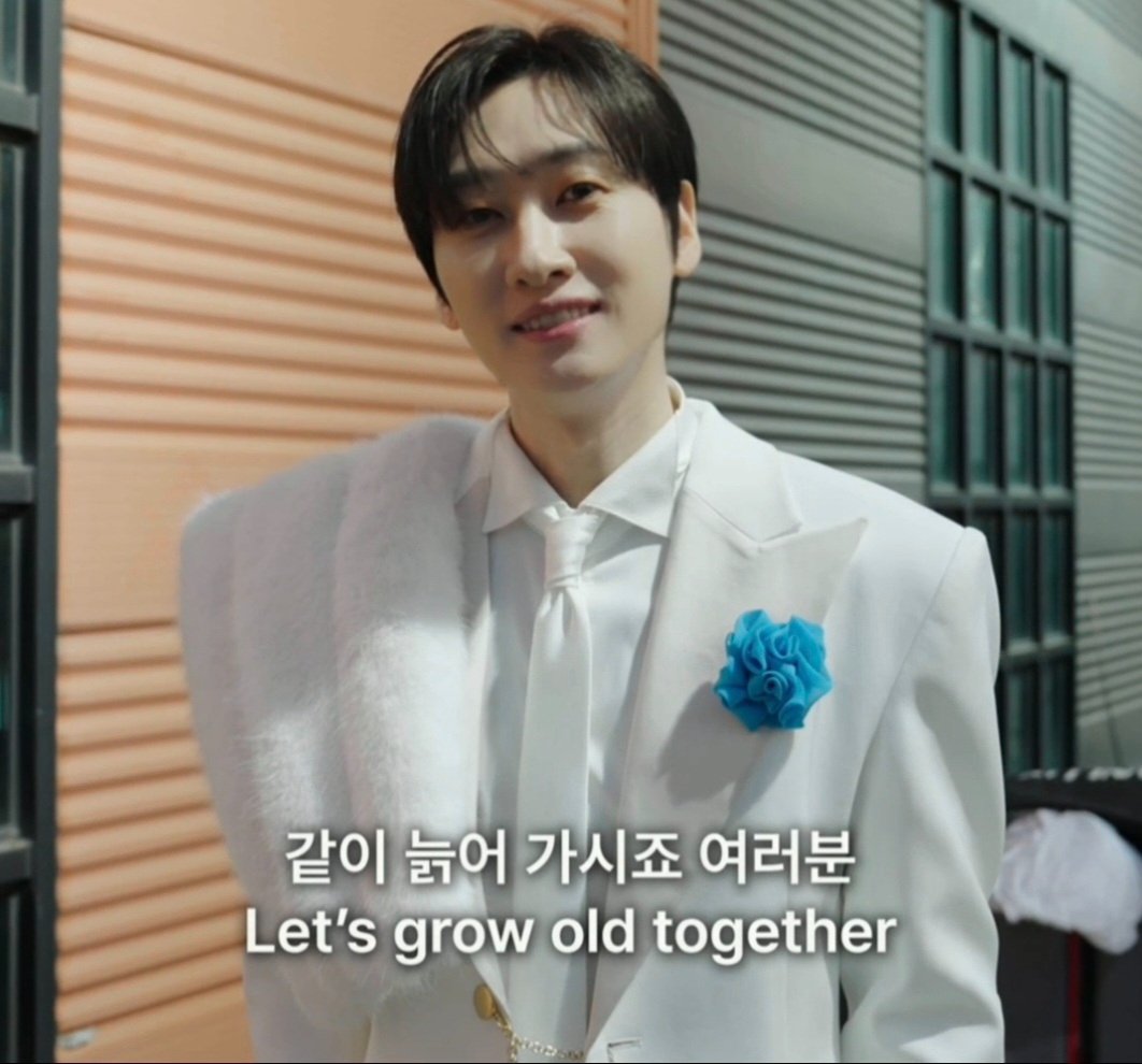 5FOReunhyuk's tweet photo. 같이 늙어 가시죠 Let's grow old together 
แก่ไปด้วยกันนะฮยอกแจ
Happy Birthday Lee Hyukjae. 🎂💙👫 https://t.co/xzA3l72f16