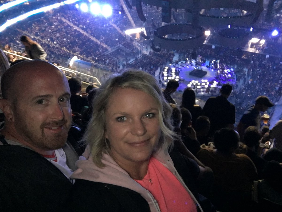 theKevshow's tweet photo. Throwback to S+M2. Finally witnessing our dream concert. https://t.co/6dZTtTFkiB