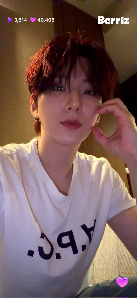 darhamzzi's tweet photo. 야이씨 🦊얼굴 미쳤다🤦‍♀️ 
하지만 볼하트와 캡쳐타임 모르는것이 분명
몰라도돼!!!!개이뻐!!!!!!!너무예쁘다고!!!!!!! https://t.co/Kbwcb9J2AG