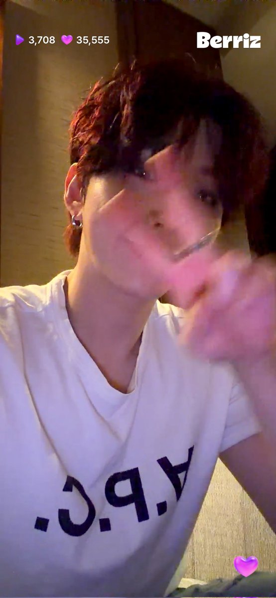 darhamzzi's tweet photo. 야이씨 🦊얼굴 미쳤다🤦‍♀️ 
하지만 볼하트와 캡쳐타임 모르는것이 분명
몰라도돼!!!!개이뻐!!!!!!!너무예쁘다고!!!!!!! https://t.co/Kbwcb9J2AG