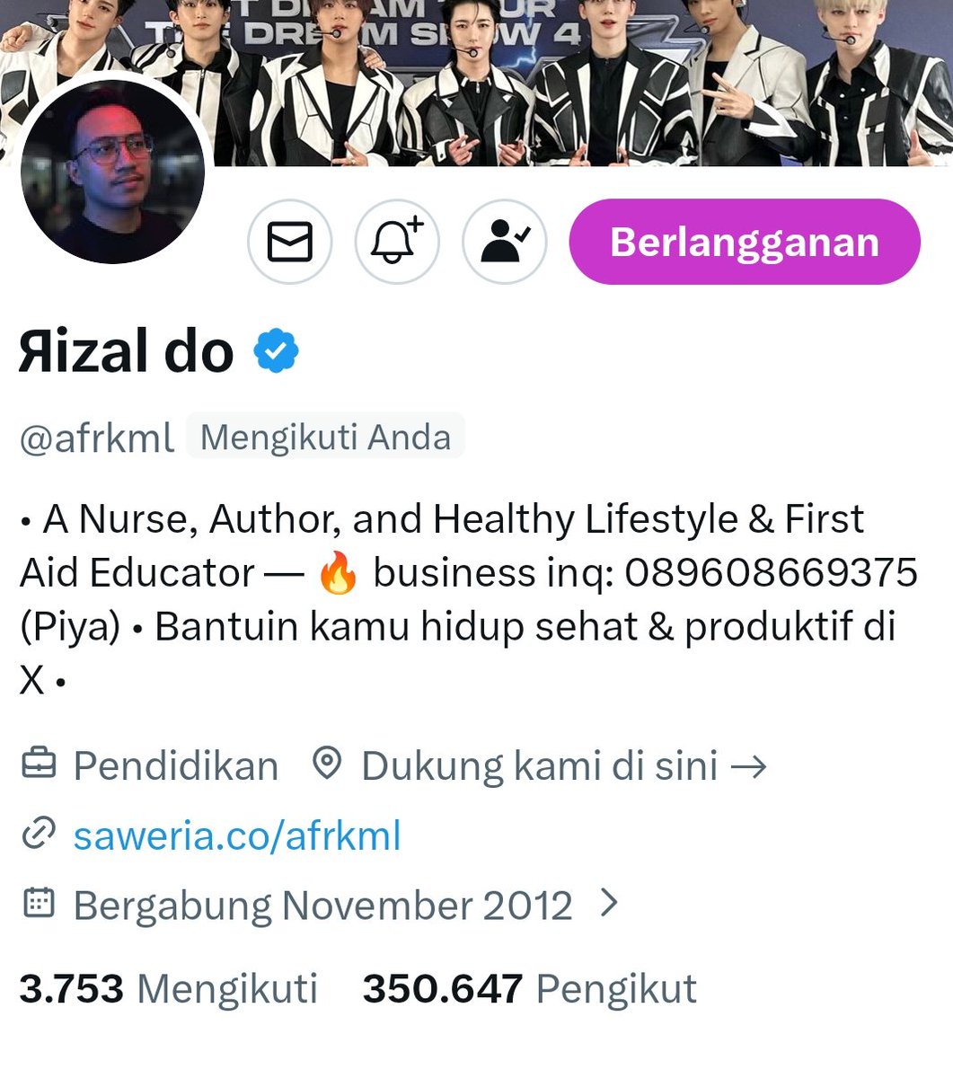 Tguh_Em's tweet photo. Akhir-akhir ini ada hal yang menurutku keren banget sih di X.
Akun-akun besar mulai membuka ruang. 
Mereka follow back akun kecil. bukan karena butuh, tapi karena peduli.
Karena mereka tahu rasanya mulai dari nol.

Di tengah timeline yang sering penuh kompetisi, dan huru hara ternyata masih ada yang memilih untuk berkolaborasi.

Buat temen-temen yang mungkin ngerasa “kecil” atau belum dilihat, ini bukan cuma soal angka followers. Ini soal kesempatan, validasi, dan semangat buat terus berkarya.

Salut untuk kalian yang sudah di atas tapi tetap mau merangkul yang masih dibawah.
Terima kasih sudah bikin ekosistem ini terasa lebih hangat ☺☺☺

@zoelfick  @afrkml @unmagnetism @angga_fzn