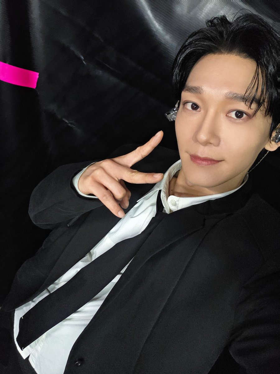 CHEN_official tweet media