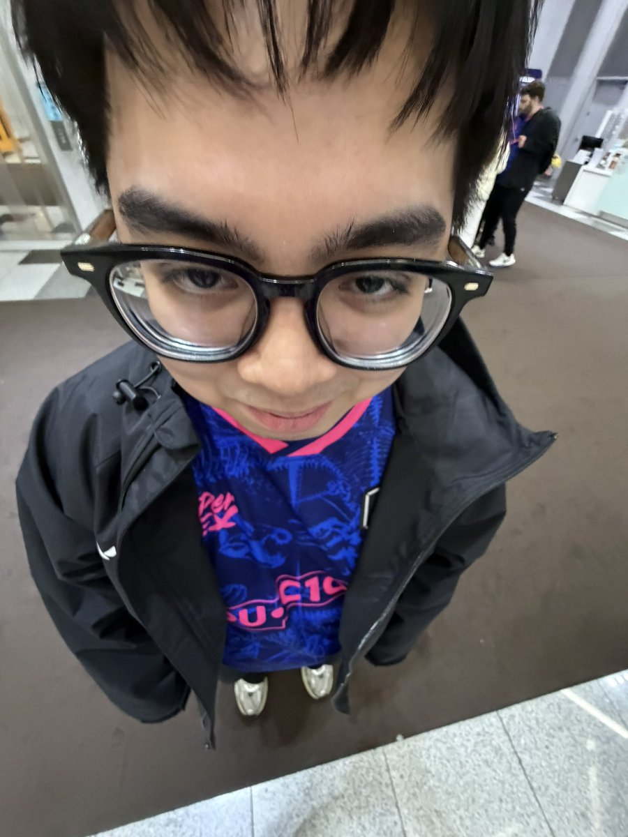 마술4 tweet media