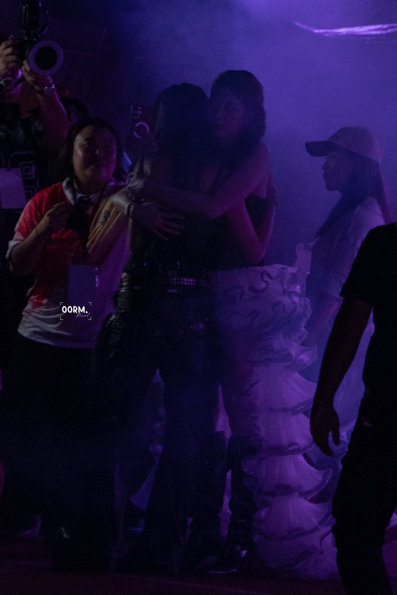 00rm.record tweet media