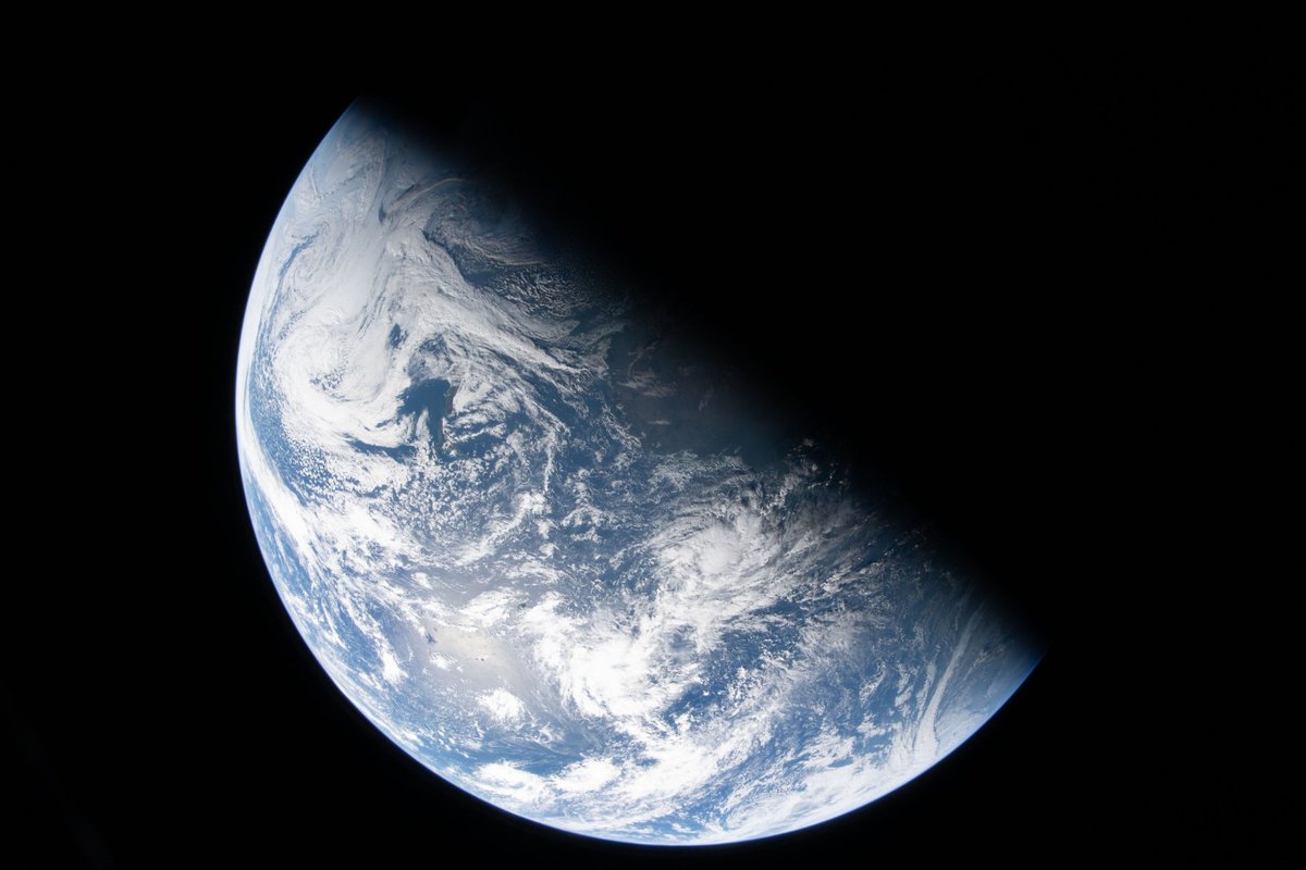 univers1057fm's tweet photo. NASA releases first images of Earth, taken by astronauts on its Artemis II mission. 
📸: NASA

#ArtemisIIMission
#UniversNews
#RadioUnivers https://t.co/AHdE0meWps