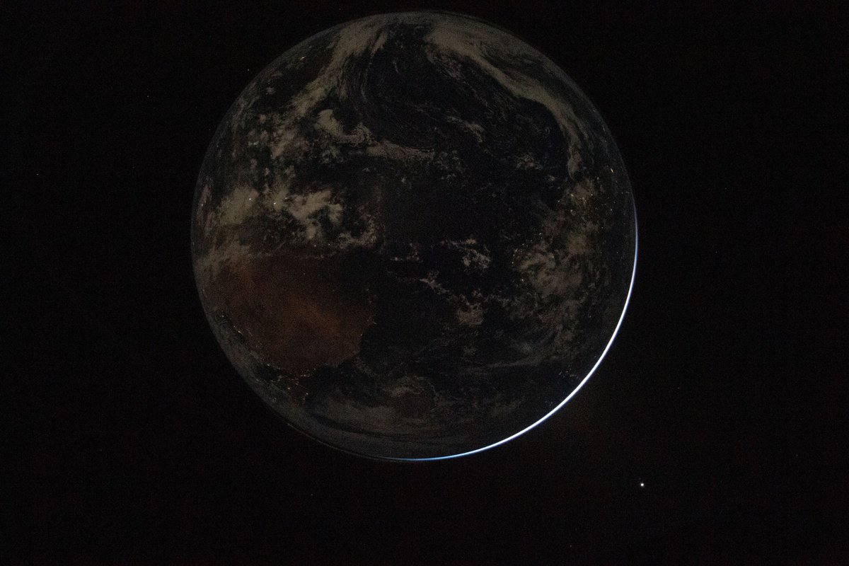 univers1057fm's tweet photo. NASA releases first images of Earth, taken by astronauts on its Artemis II mission. 
📸: NASA

#ArtemisIIMission
#UniversNews
#RadioUnivers https://t.co/AHdE0meWps