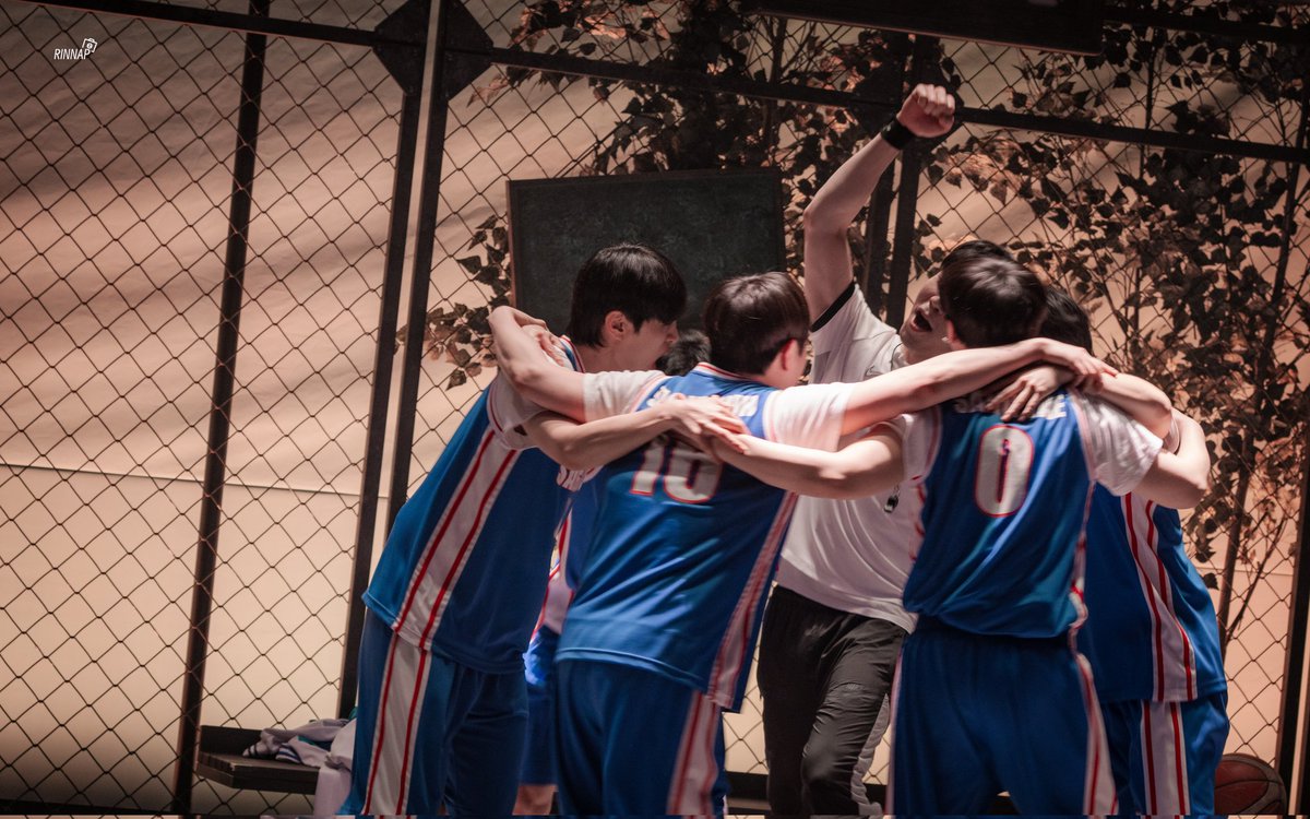 260404 1500 공연

뮤지컬 전설의 리틀 농구단 커튼콜

종우 | #박재윤
수현 | #송유택
상태 | #김승용
승우 | #신윤철
다인 | #장두환
지훈 | #정찬호