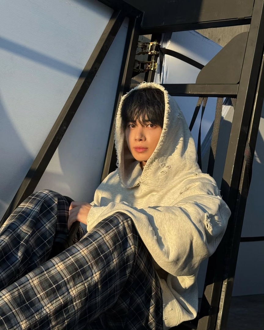 selfolssi ♤ tweet media