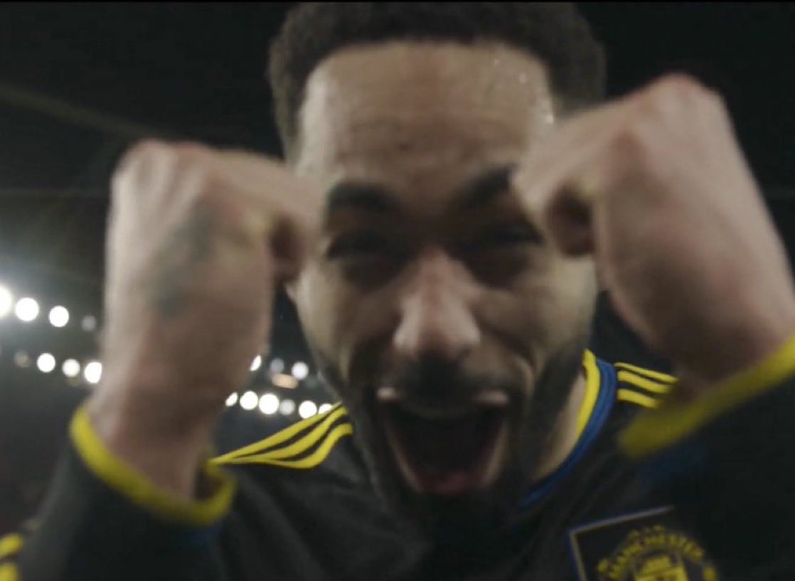 halftime tweet media