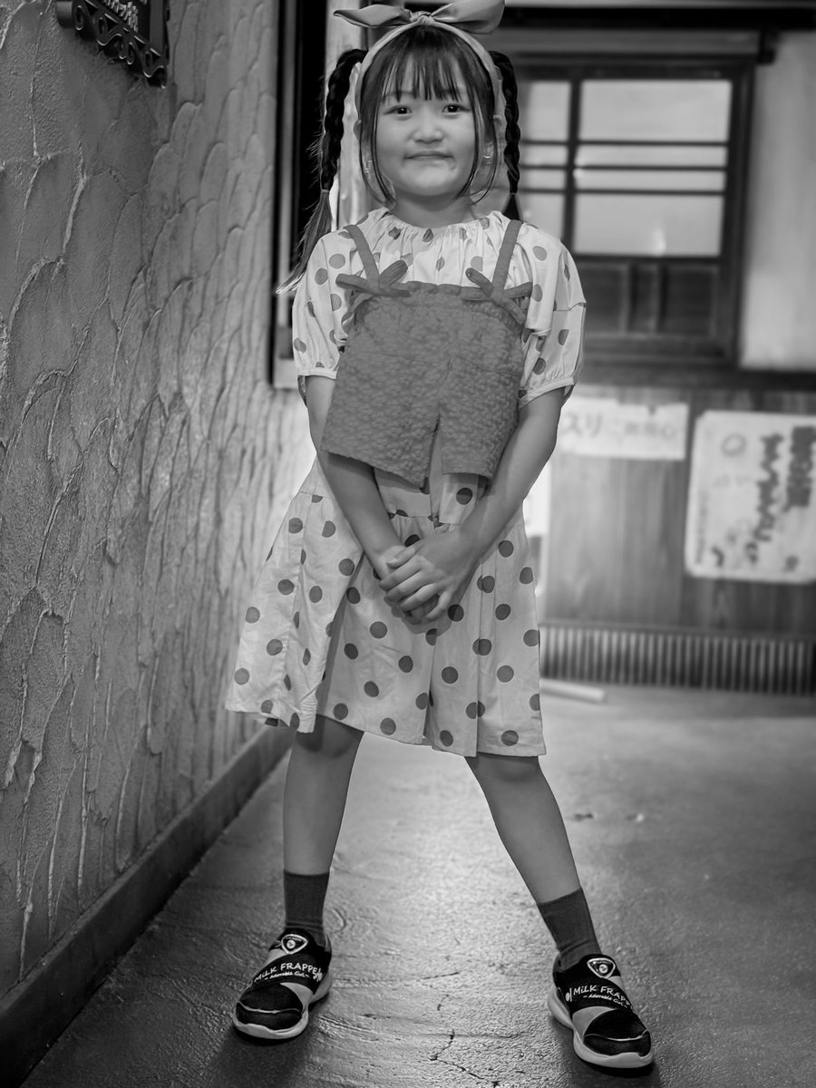 k_ksensei203's tweet image. 2026.4/4 モニベルリクエスト撮影
モデル　ういちゃん(@u_z_chan)(8歳)
ういちゃんモニベル初のリク撮をしてきましたあいにくの雨模様でお台場のレトロミュージアムでの撮影になりました。ういちゃんママさんが選んでくれたファッションと昭和レトロがマッチして良かったです。
#うい  #UI #モニベル